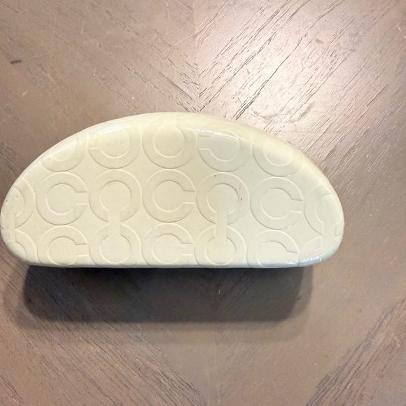 Coach Cream Sunglasses Case - Picture 4 of 5